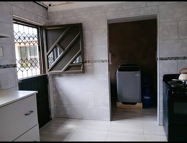 4 BEDROOM FREESTANDING FOR SALE IN SWEETWATERS